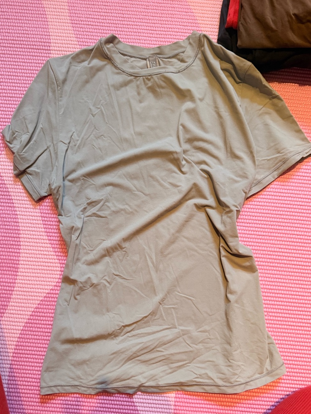Skims fits everybody gray